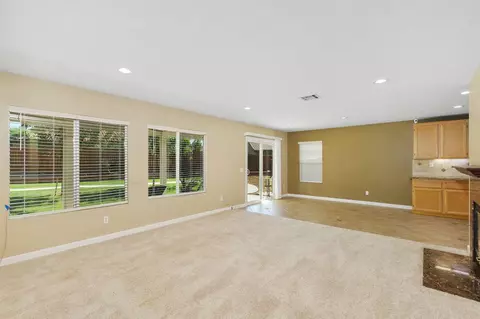 Living - 33126 Jasper Cir, Menifee, CA 92584 photo 6 of 9