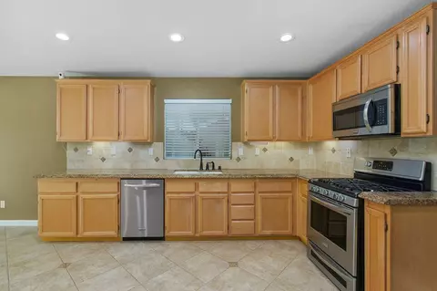 Kitchen - 33126 Jasper Cir, Menifee, CA 92584 photo 3 of 3