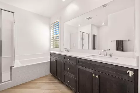 Bath - 39613 Taffala Dr, Indio, CA 92203 photo 2 of 3
