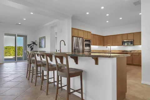 Kitchen - 81800 Eagle Claw Dr, La Quinta, CA 92253 photo 2 of 10