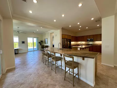 Kitchen - 81800 Eagle Claw Dr, La Quinta, CA 92253 photo 9 of 10