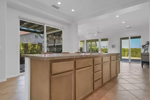 Kitchen - 81800 Eagle Claw Dr, La Quinta, CA 92253 photo 3 of 10