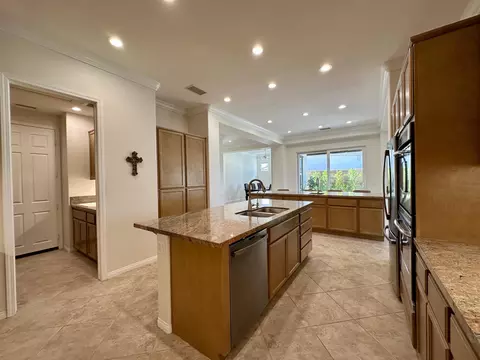 Kitchen - 81800 Eagle Claw Dr, La Quinta, CA 92253 photo 10 of 10