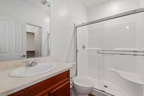 Bath - 43635 Aquila St, Indio, CA 92203 photo 1 of 2