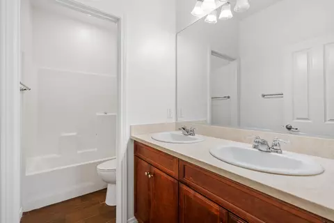 Bath - 43635 Aquila St, Indio, CA 92203 photo 2 of 2
