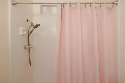 Bath - 7995 Grand Ave, Yucca Valley, CA 92284 photo 3 of 3