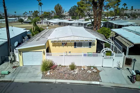33169 Barcelona Dr, Thousand Palms, CA 92276