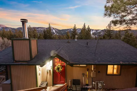 Exterior - 862 Menlo Dr, Big Bear Lake, CA 92315 photo 9 of 10