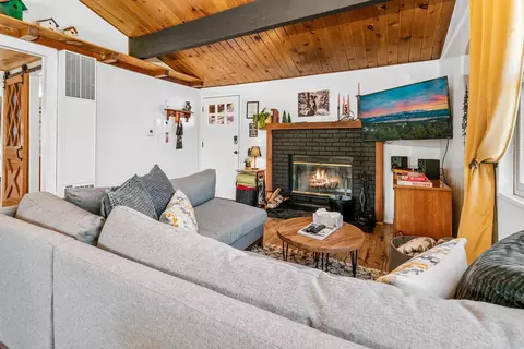 Living - 862 Menlo Dr, Big Bear Lake, CA 92315 photo 1 of 8