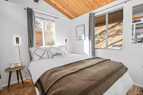 Bedroom - 862 Menlo Dr, Big Bear Lake, CA 92315 photo 1 of 4