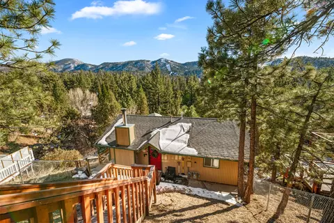 Exterior - 862 Menlo Dr, Big Bear Lake, CA 92315 photo 4 of 10