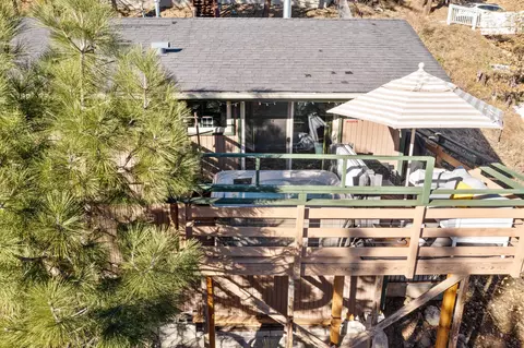 Exterior - 862 Menlo Dr, Big Bear Lake, CA 92315 photo 1 of 10