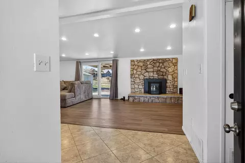 Entry Way - 7504 Balsa Ave, Yucca Valley, CA 92284 photo 1 of 2
