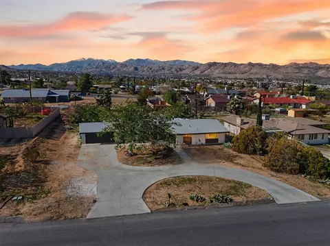 View/Area - 7504 Balsa Ave, Yucca Valley, CA 92284 photo 2 of 7