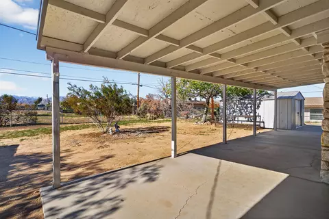 Exterior - 7504 Balsa Ave, Yucca Valley, CA 92284 photo 4 of 8