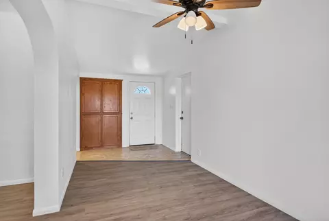 Entry Way - 7504 Balsa Ave, Yucca Valley, CA 92284 photo 2 of 2