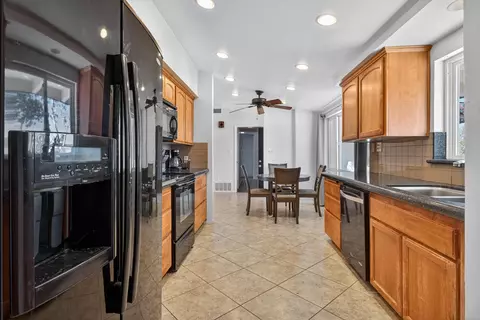 Kitchen - 7504 Balsa Ave, Yucca Valley, CA 92284 photo 3 of 3