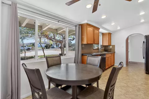 Dining - 7504 Balsa Ave, Yucca Valley, CA 92284 photo 1 of 2