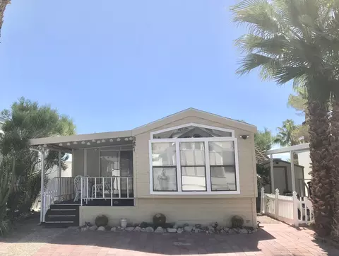 74711 Dillon Rd #SPC 881, Desert Hot Springs, CA 92241