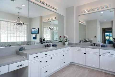Bath - 79440 Citrus, La Quinta, CA 92253 photo 3 of 6