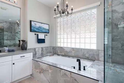 Bath - 79440 Citrus, La Quinta, CA 92253 photo 4 of 6