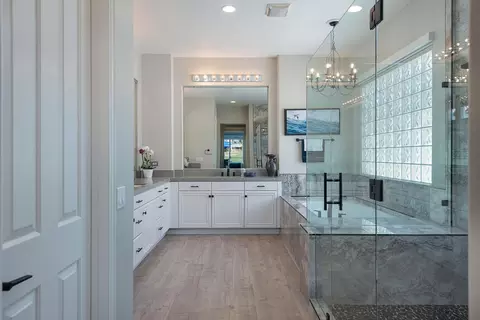 Bath - 79440 Citrus, La Quinta, CA 92253 photo 2 of 6
