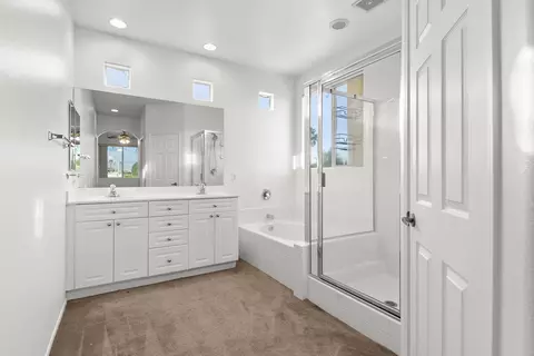 Bath - 48182 Keaton Way, Indio, CA 92201 photo 2 of 3