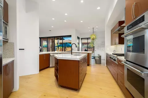 Kitchen - 79965 De Sol A Sol, La Quinta, CA 92253 photo 3 of 6