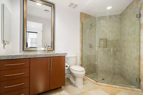 Bath - 79965 De Sol A Sol, La Quinta, CA 92253 photo 6 of 7