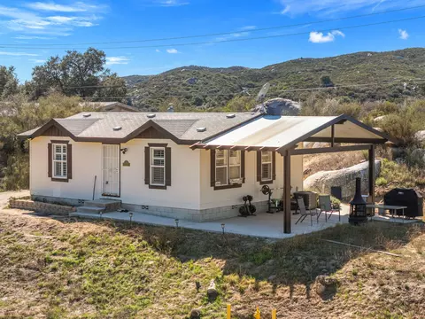 18525 Keyes Dr, Banning, CA 92220