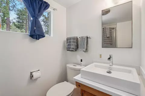 Bath - 54143 Linger Ln, Idyllwild, CA 92549 photo 1 of 3