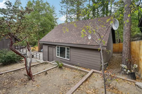 Exterior - 54143 Linger Ln, Idyllwild, CA 92549 photo 6 of 16