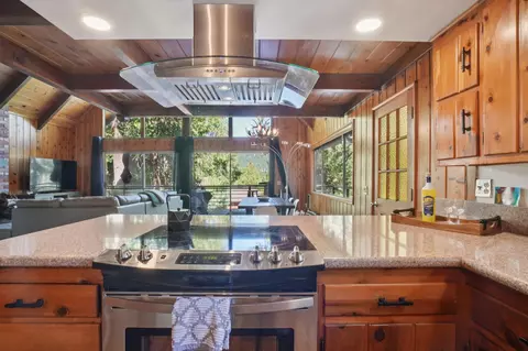 Kitchen - 54143 Linger Ln, Idyllwild, CA 92549 photo 6 of 8