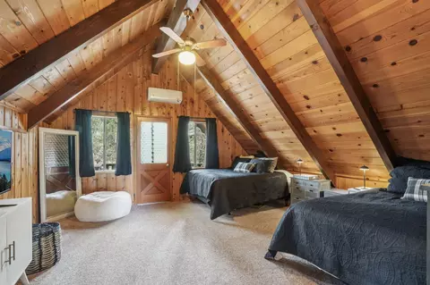 Bedroom - 54143 Linger Ln, Idyllwild, CA 92549 photo 1 of 4