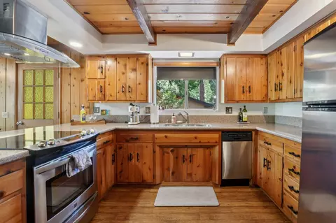 Kitchen - 54143 Linger Ln, Idyllwild, CA 92549 photo 4 of 8