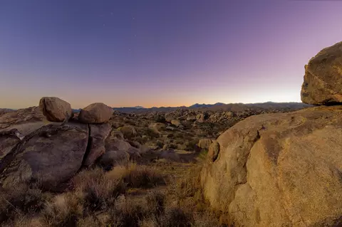 001 Dragonfly Ln, Pioneertown, CA 92268