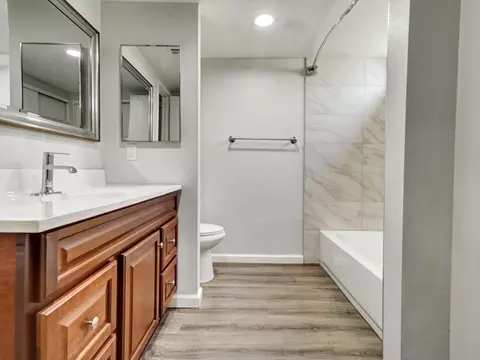Bath - 82431 Arlene Dr, Indio, CA 92201 photo 4 of 6