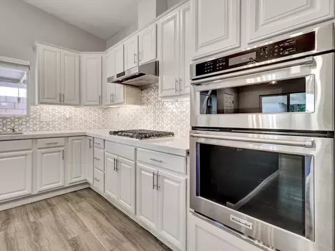 Kitchen - 82431 Arlene Dr, Indio, CA 92201 photo 5 of 9