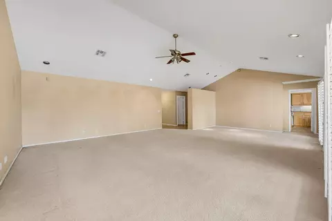 Living - 79915 Bermuda Dunes Dr, Bermuda Dunes, CA 92203 photo 3 of 10