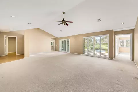 Living - 79915 Bermuda Dunes Dr, Bermuda Dunes, CA 92203 photo 2 of 10