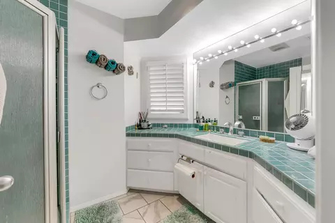 Bath - 79915 Bermuda Dunes Dr, Bermuda Dunes, CA 92203 photo 3 of 5