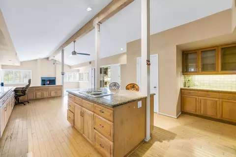 Kitchen - 79915 Bermuda Dunes Dr, Bermuda Dunes, CA 92203 photo 1 of 4