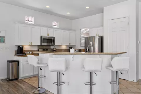Kitchen - 82699 Barrymore St, Indio, CA 92201 photo 6 of 7