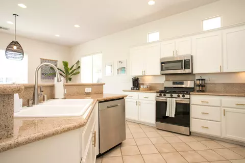 Kitchen - 82699 Barrymore St, Indio, CA 92201 photo 7 of 7