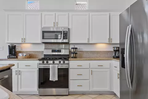 Kitchen - 82699 Barrymore St, Indio, CA 92201 photo 2 of 7