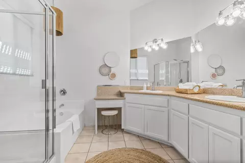 Bath - 82699 Barrymore St, Indio, CA 92201 photo 1 of 7