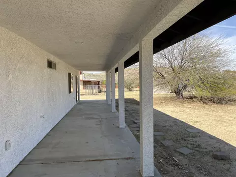 Exterior - 6623 Hanford Ave, Yucca Valley, CA 92284 photo 6 of 11
