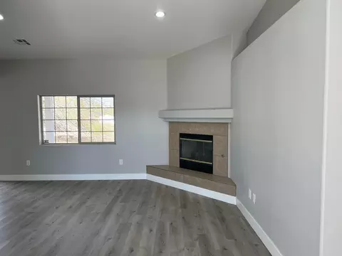 Living - 6623 Hanford Ave, Yucca Valley, CA 92284 photo 1 of 5