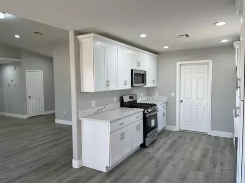Kitchen - 6623 Hanford Ave, Yucca Valley, CA 92284 photo 5 of 5