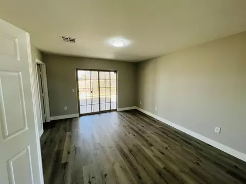 Living - 6623 Hanford Ave, Yucca Valley, CA 92284 photo 3 of 5